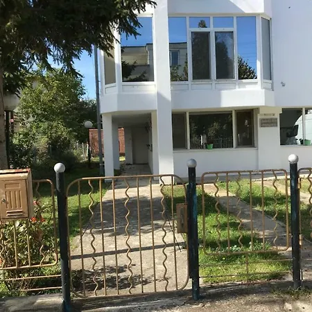 Milena's House בורגאס